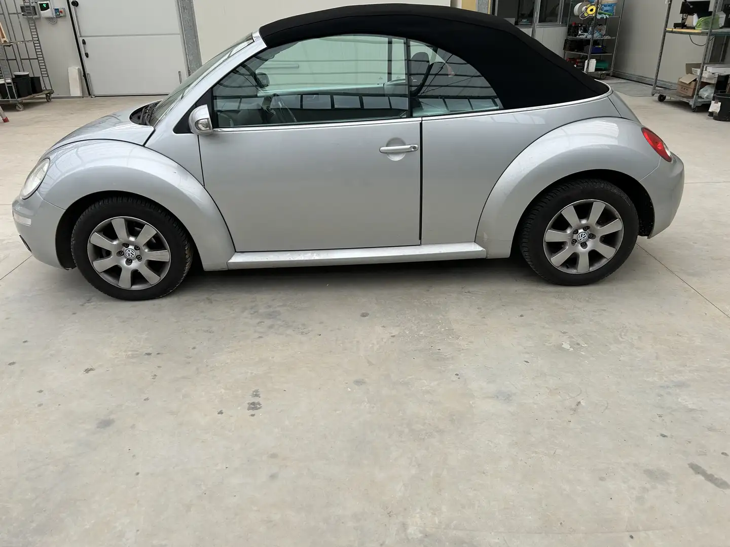 Volkswagen New Beetle Cabrio 1.9 tdi 105cv Argento - 2