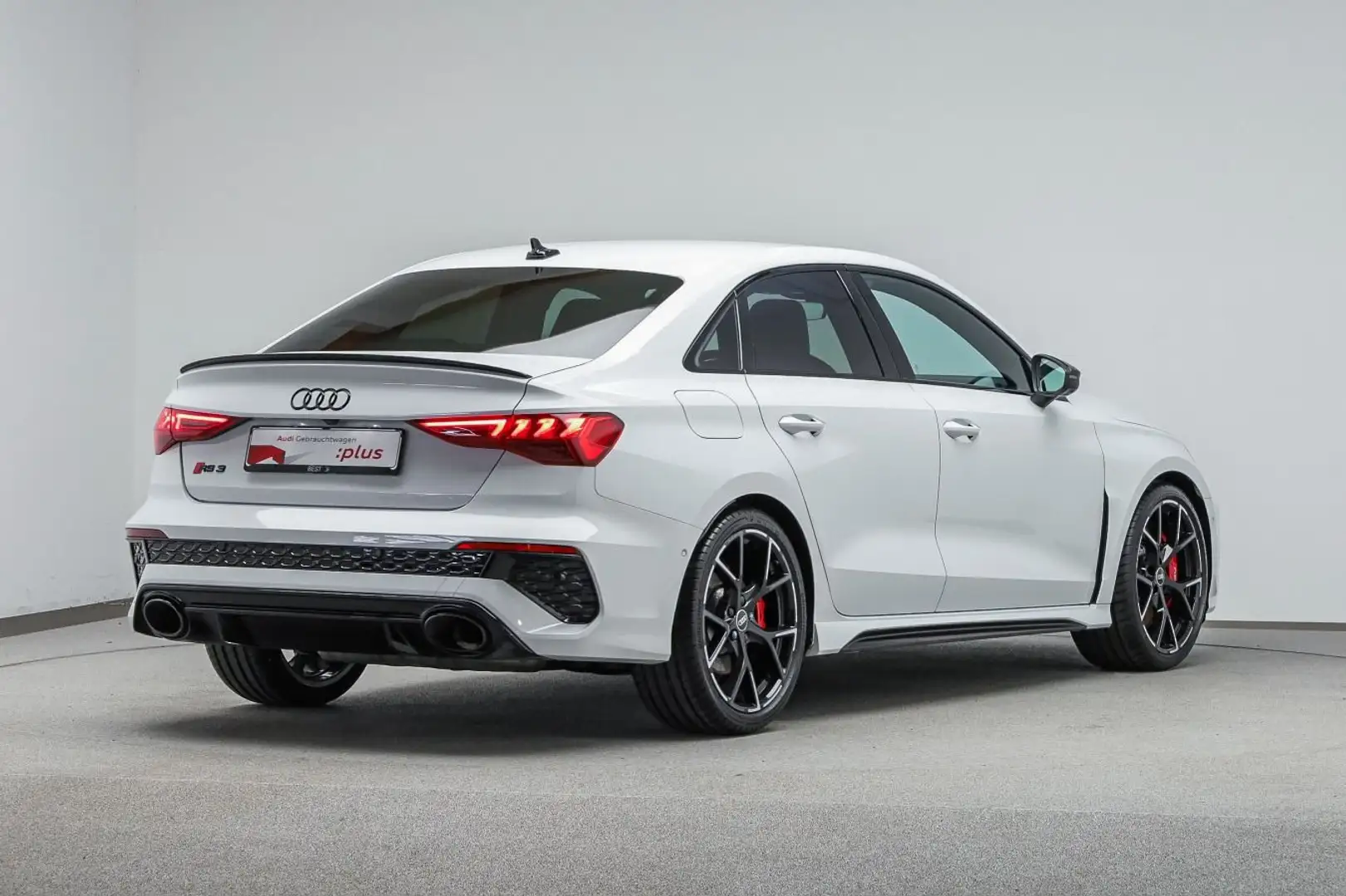 Audi RS3 *MATRIX*NAVI-PLUS*B&O*RS-AGA*280KM Weiß - 2