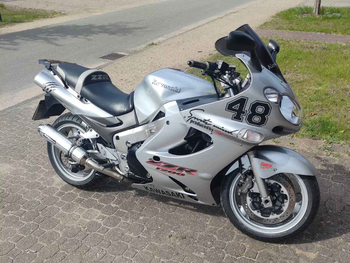 Kawasaki ZZR 1200 Silver - 1