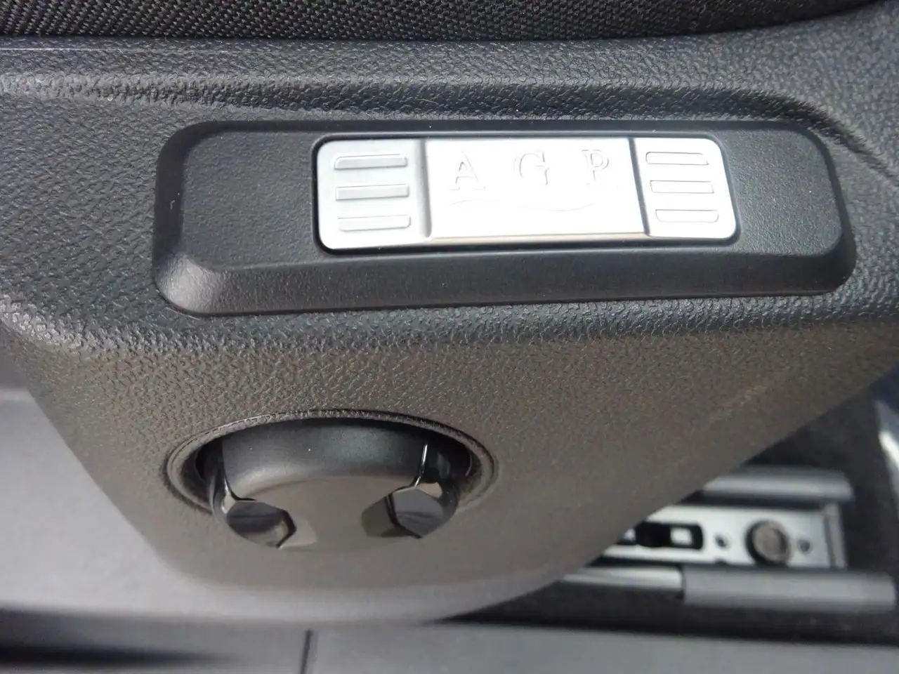 Ford Grand Tourneo 2026 — фото 12