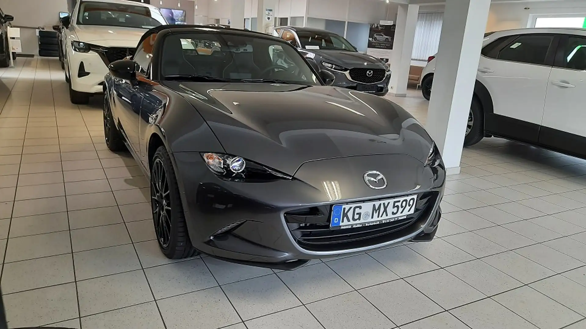 Mazda MX-5 SKYACTIV G 184ps Homura + DriverAs *Zubehör* Grau - 2