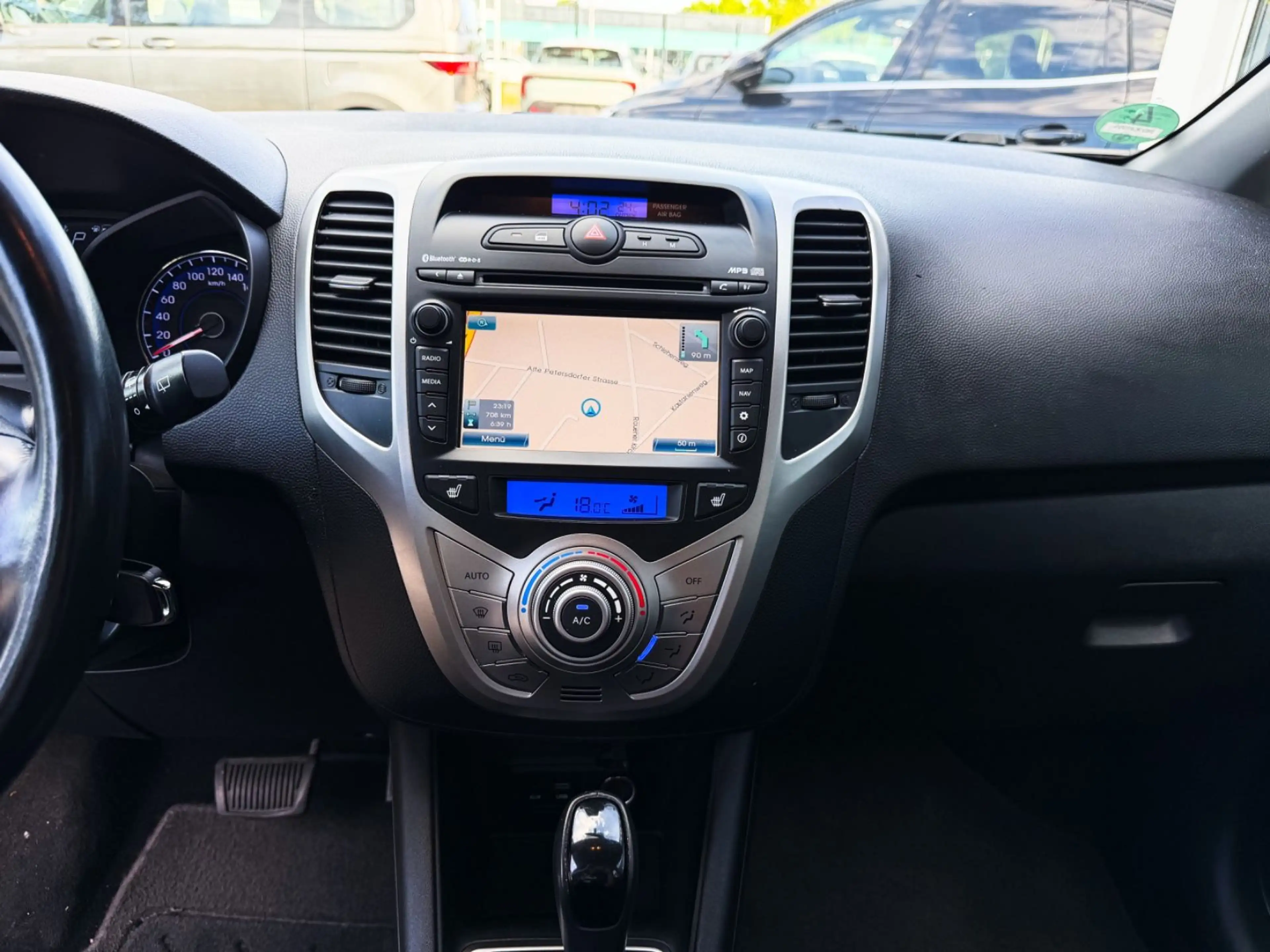 Hyundai iX20 1.6 Space Plus-Paket Automatik — photo 12