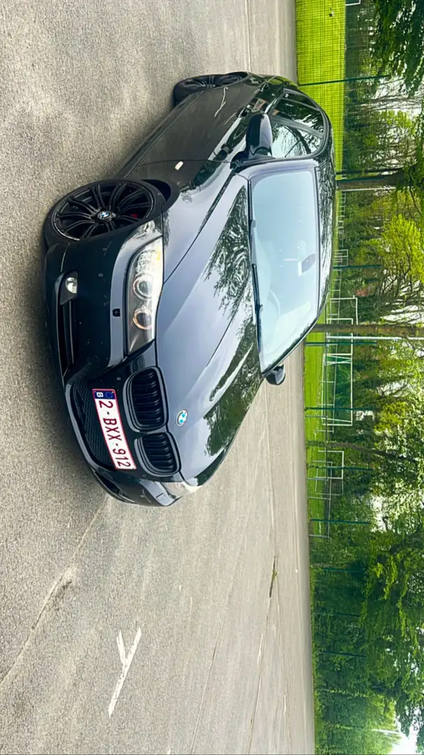 BMW 318 LCI Noir - 1