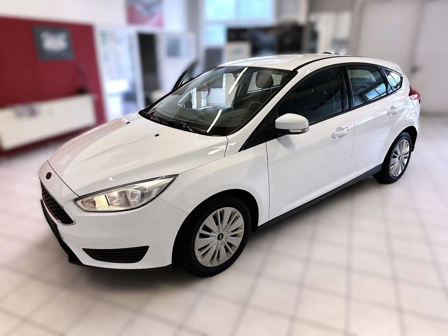 Ford Focus Lim. Trend KD neu TÜV neu Garantie Blanc - 2
