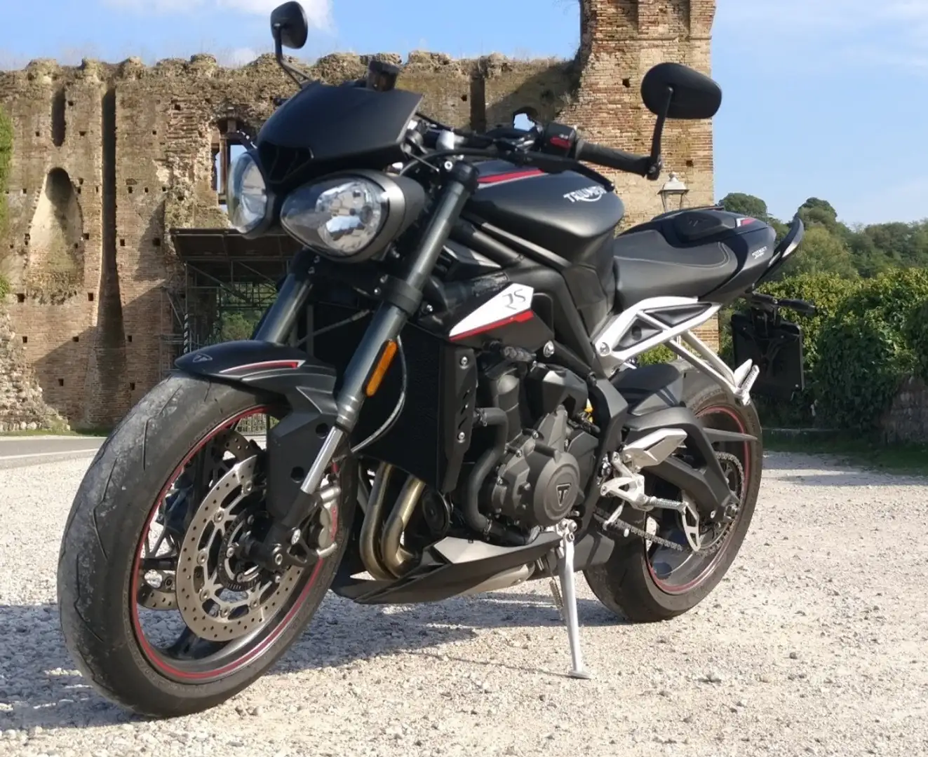 Triumph Street Triple RS Černá - 1