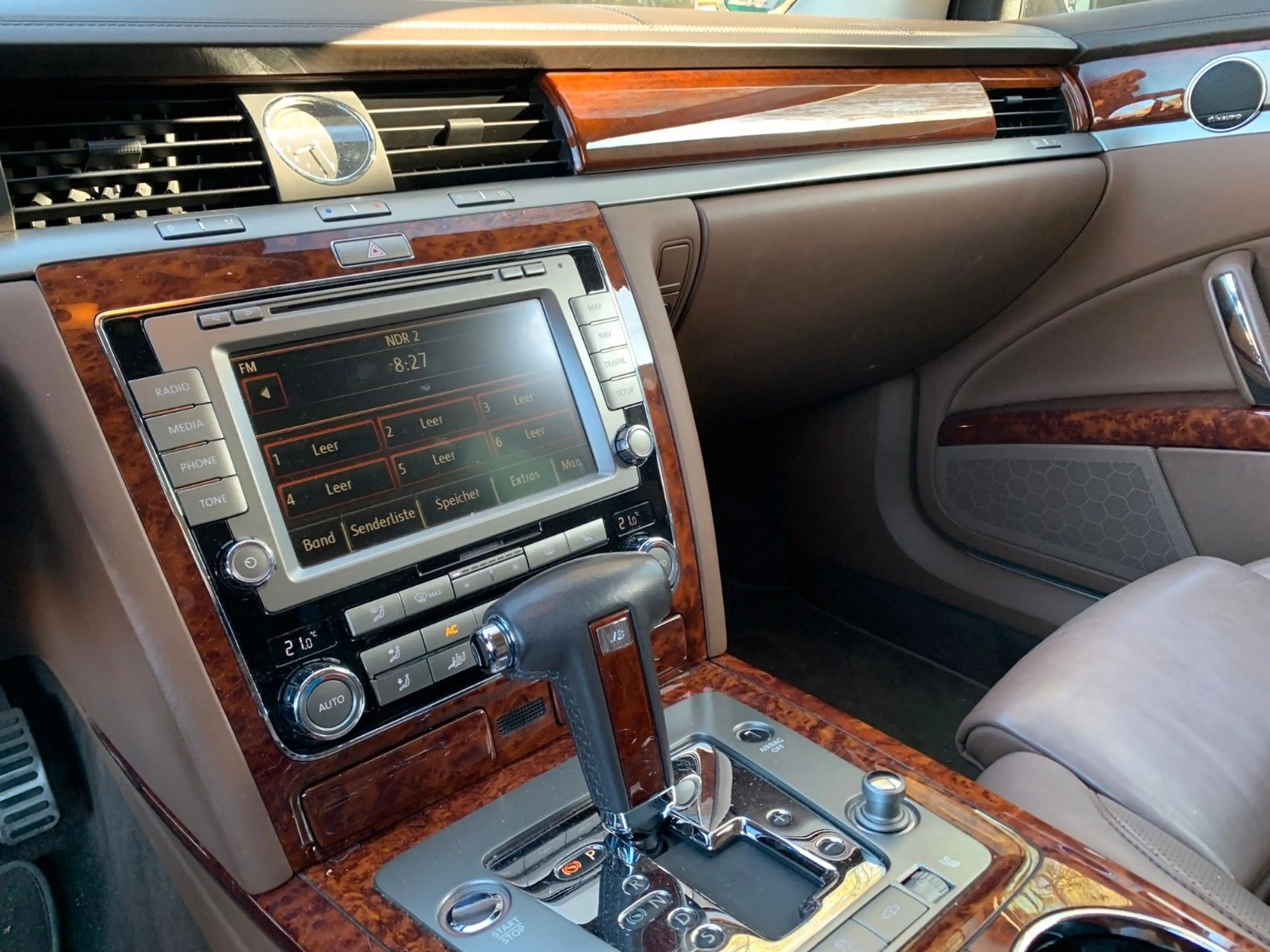 Volkswagen Phaeton 4.2 V8 4M VOLLLEDER Standh Premium 2.Hd — photo 15