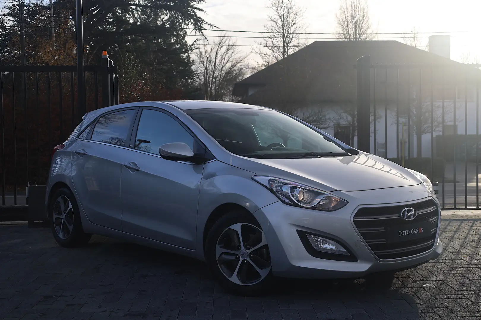 Hyundai i30 1.6 GDI Automaat | Cruise | Airco | Parksens. | Grijs - 2