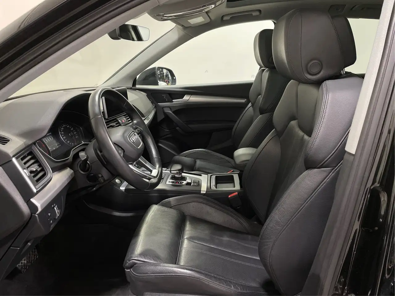 Audi Q5 снимка Audi Q5