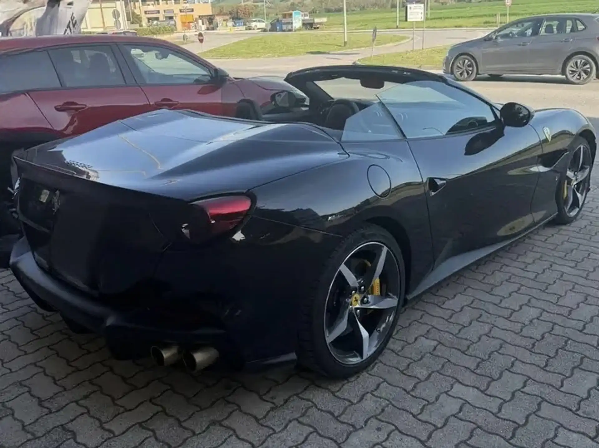 Ferrari Portofino 2023 검정 사진 6