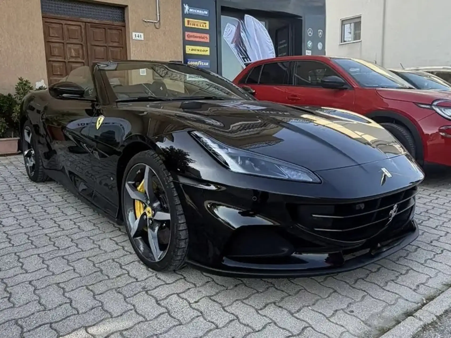 Ferrari Portofino 2023 검정 사진 2