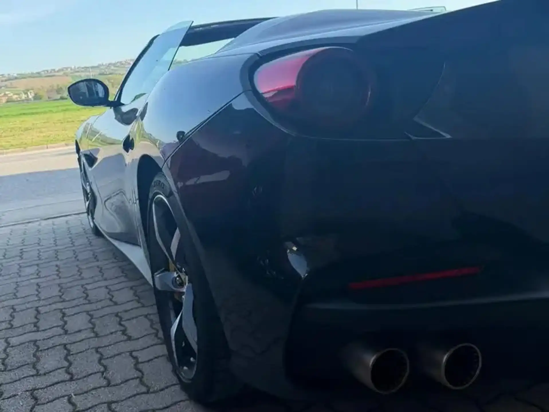 Ferrari Portofino 2023 검정 사진 5