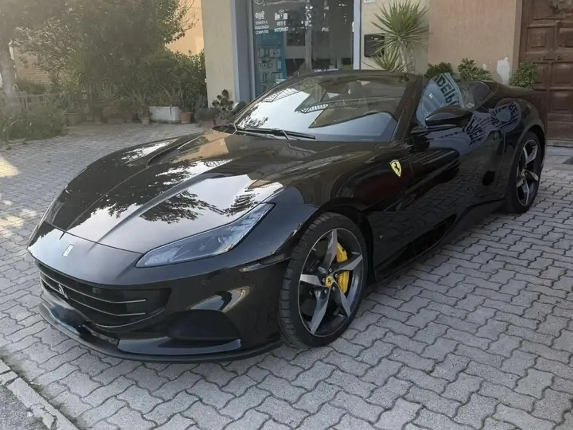 Ferrari Portofino 2023 검정 사진 4