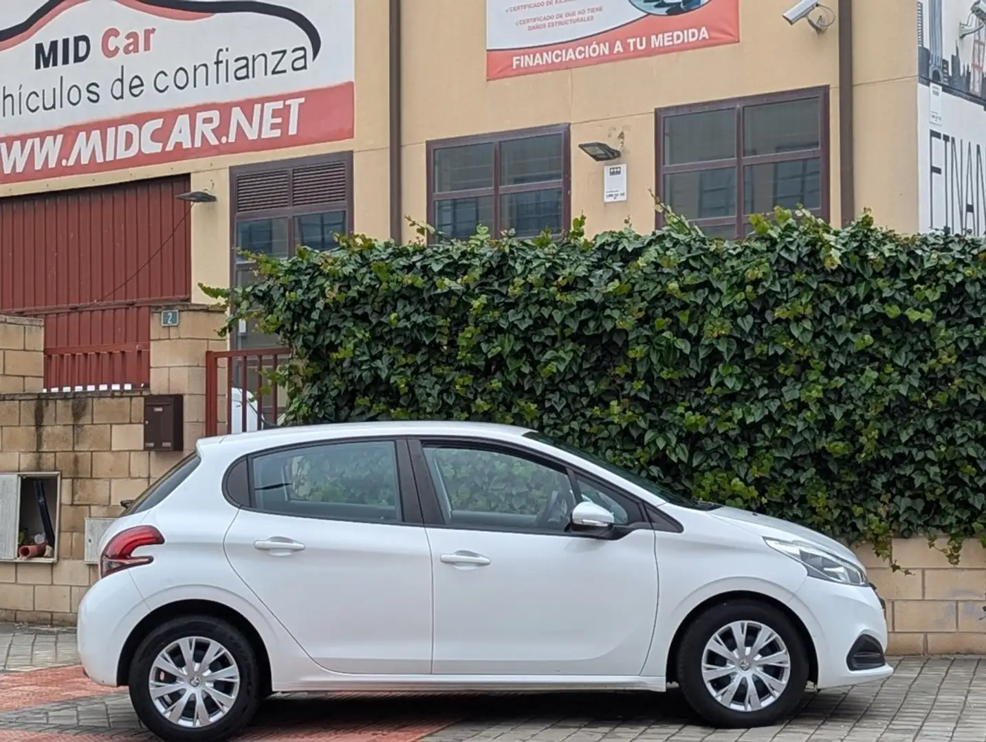 Peugeot 208 Active 1.6 Bluehdi, 100Cv Blanco - 2