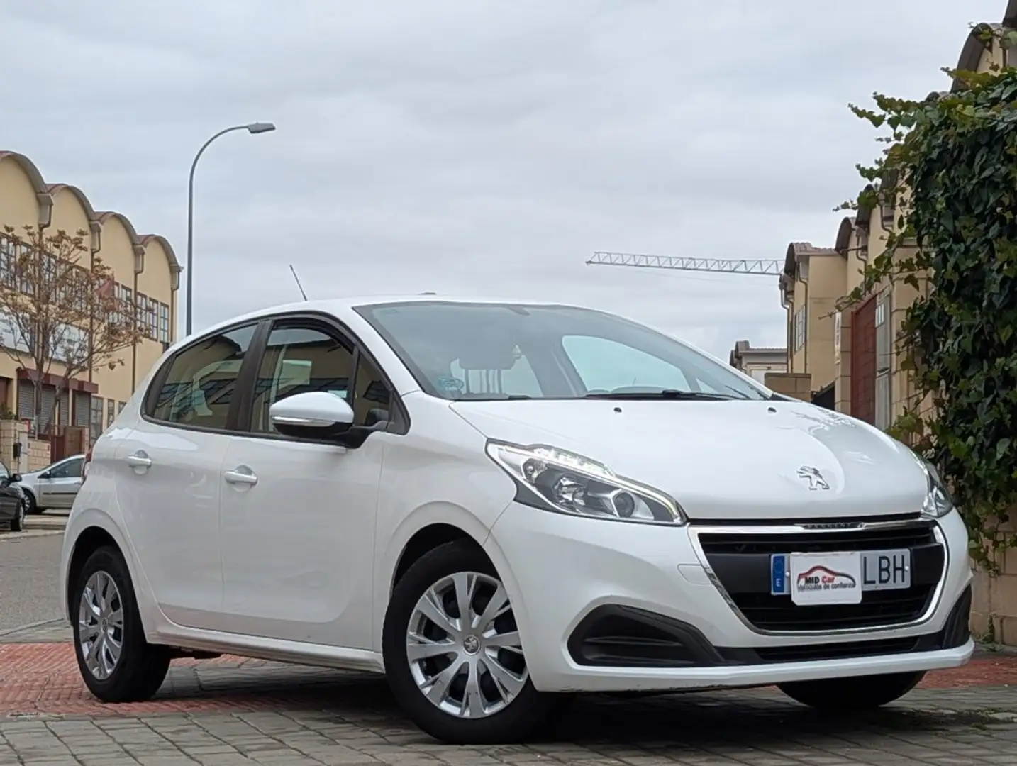 Peugeot 208 Active 1.6 Bluehdi, 100Cv Blanco - 1
