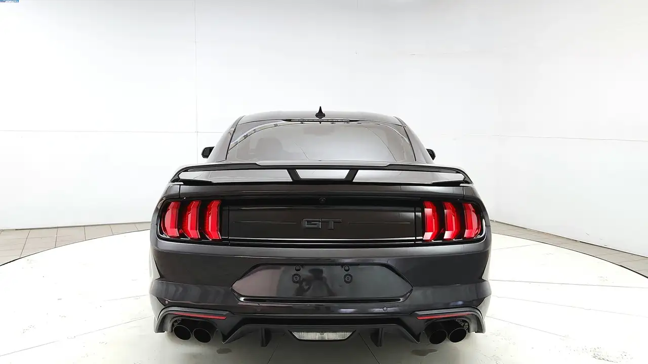 Ford Mustang снимка Ford Mustang