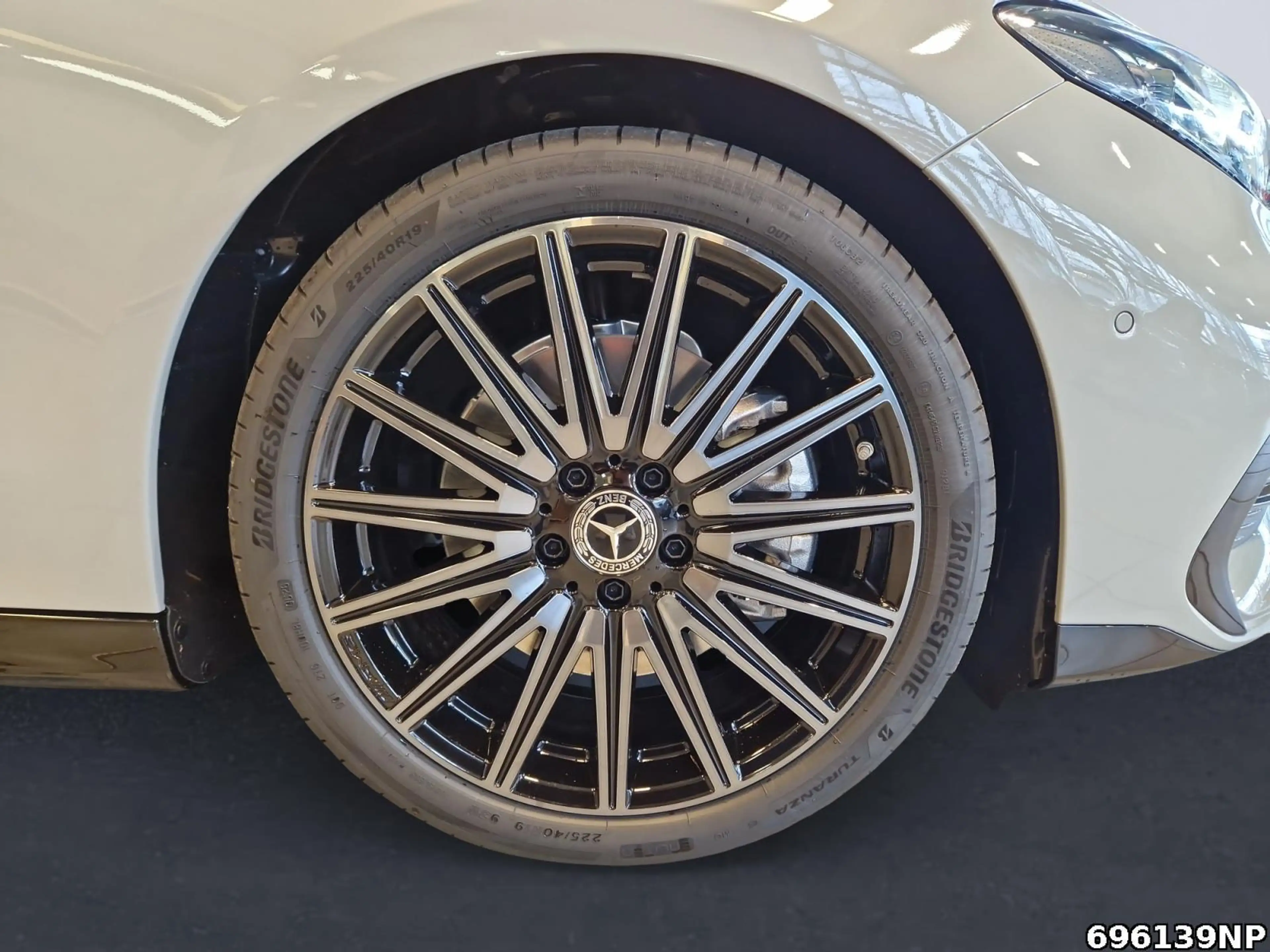 Mercedes-Benz CLA 200 4MATIC AMG LINE PLUS+BURMESTER+HUD+PANO — photo 5