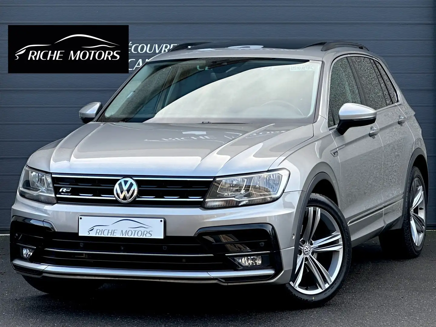 Volkswagen Tiguan 1.5 TSI R-Line / Pano. / Caméra 360° / Cuir Gris - 1