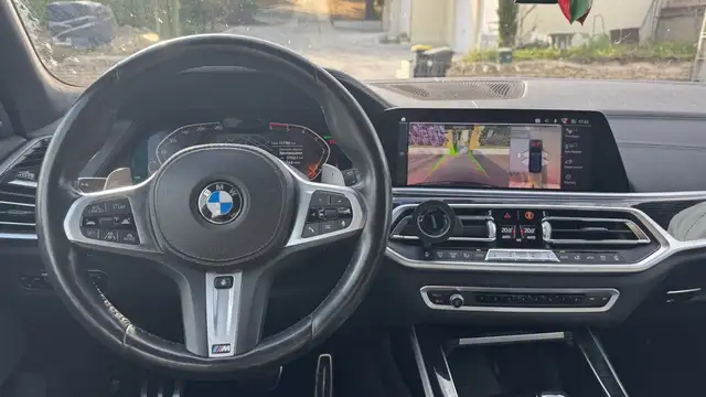BMW X7 view 7