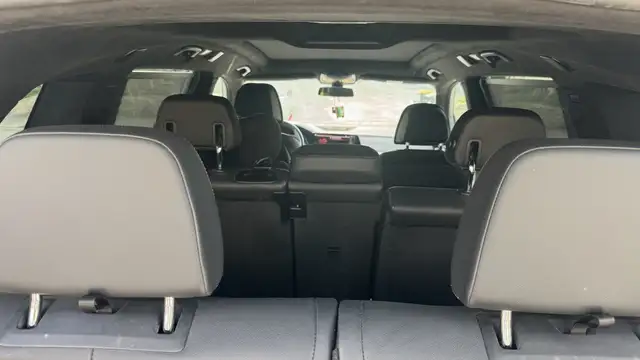 BMW X7 view 14