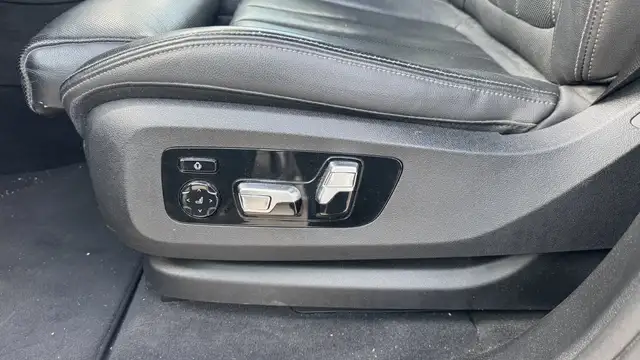 BMW X7 view 12