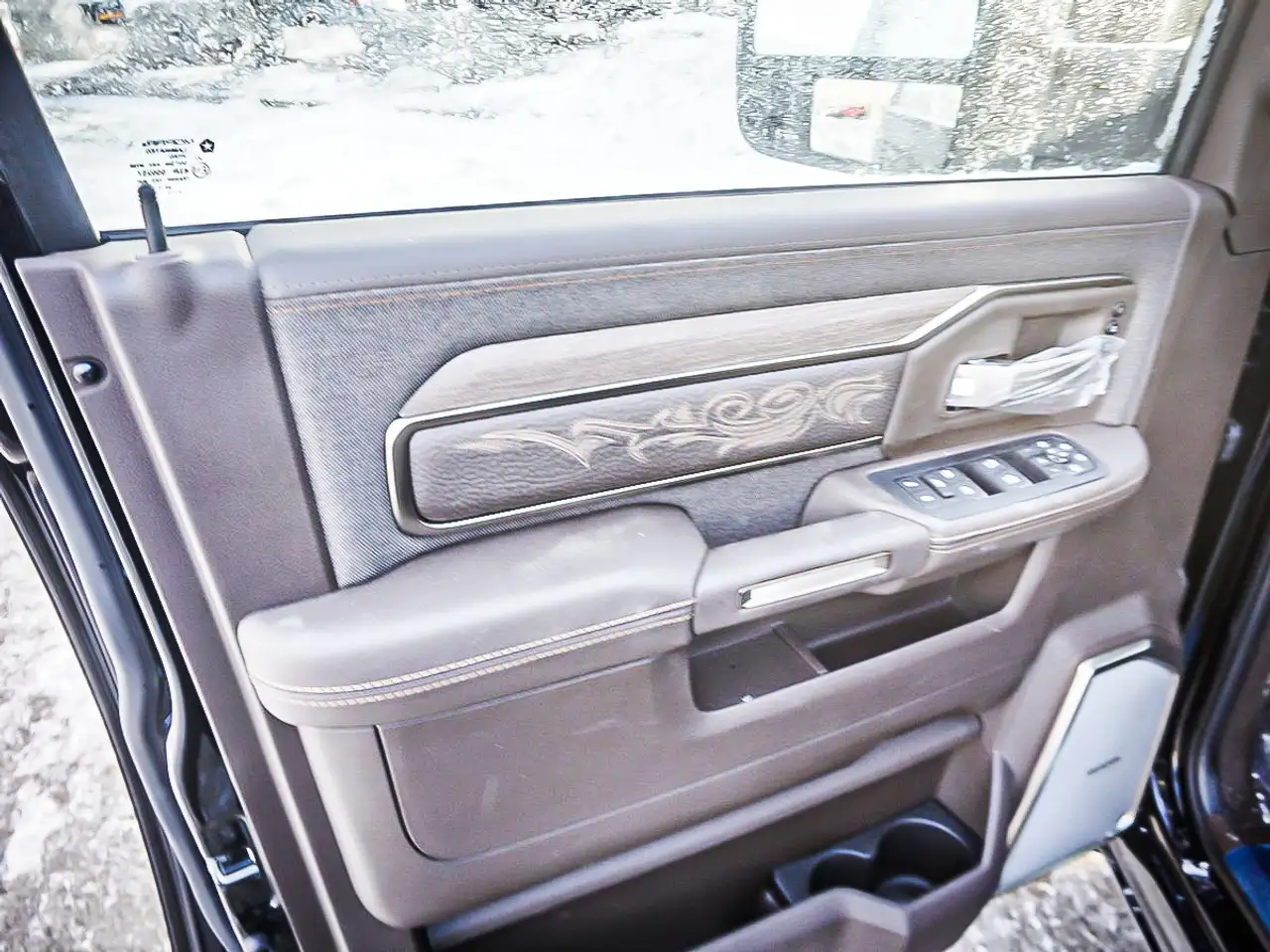 RAM 3500 снимка RAM 3500