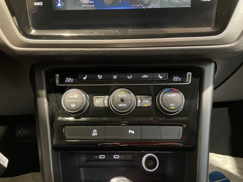 Volkswagen Touran 2.0 TDI DSG Comfortline  EU6d Navi LED ACC — photo 13