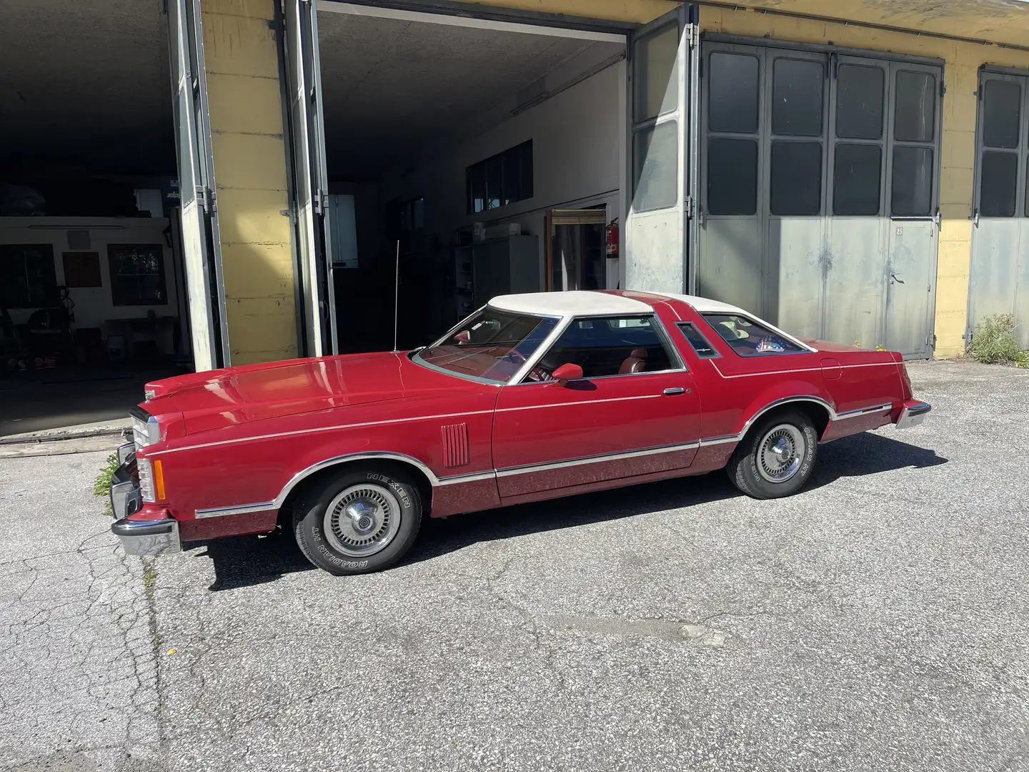 Ford Thunderbird Rot - 1