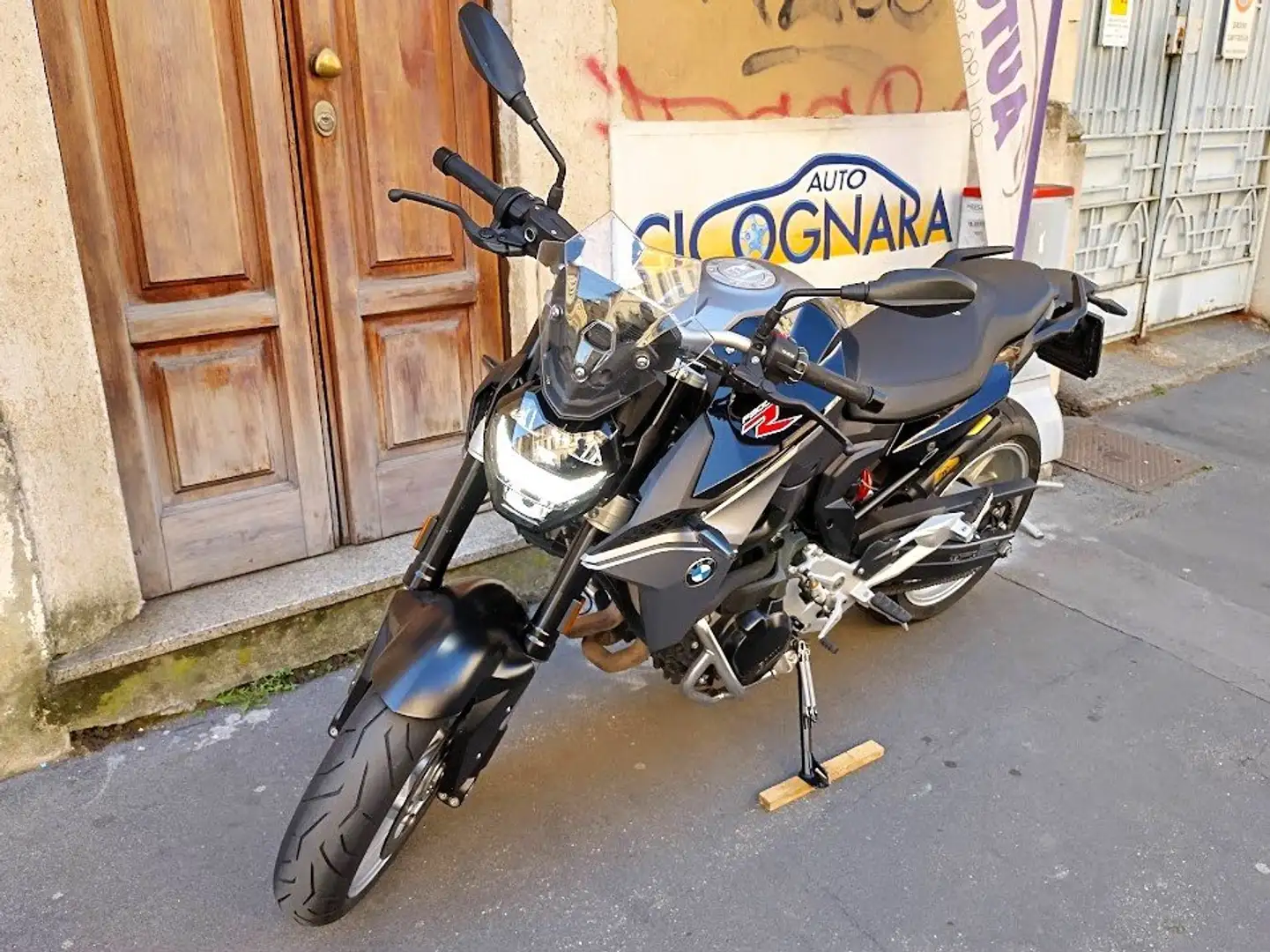 BMW F 900 R Negro - 1