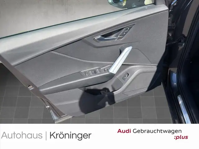 Audi Q2 view 8