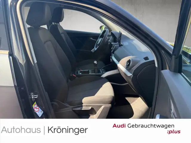 Audi Q2 view 9