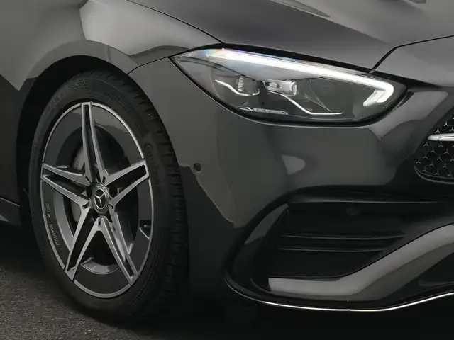 Mercedes-Benz C-Class view 9