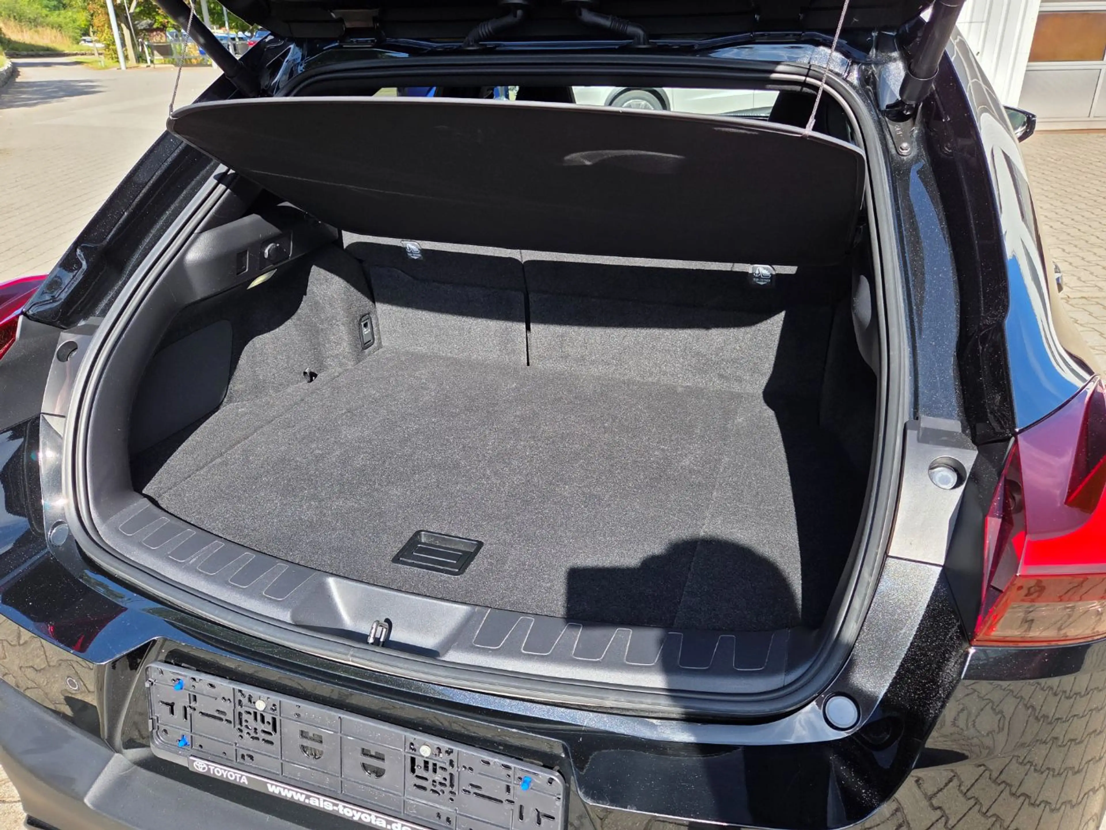 Lexus UX 250h F-Sport ACC+LED+Navi+SD+SHZ+Kam. — photo 11