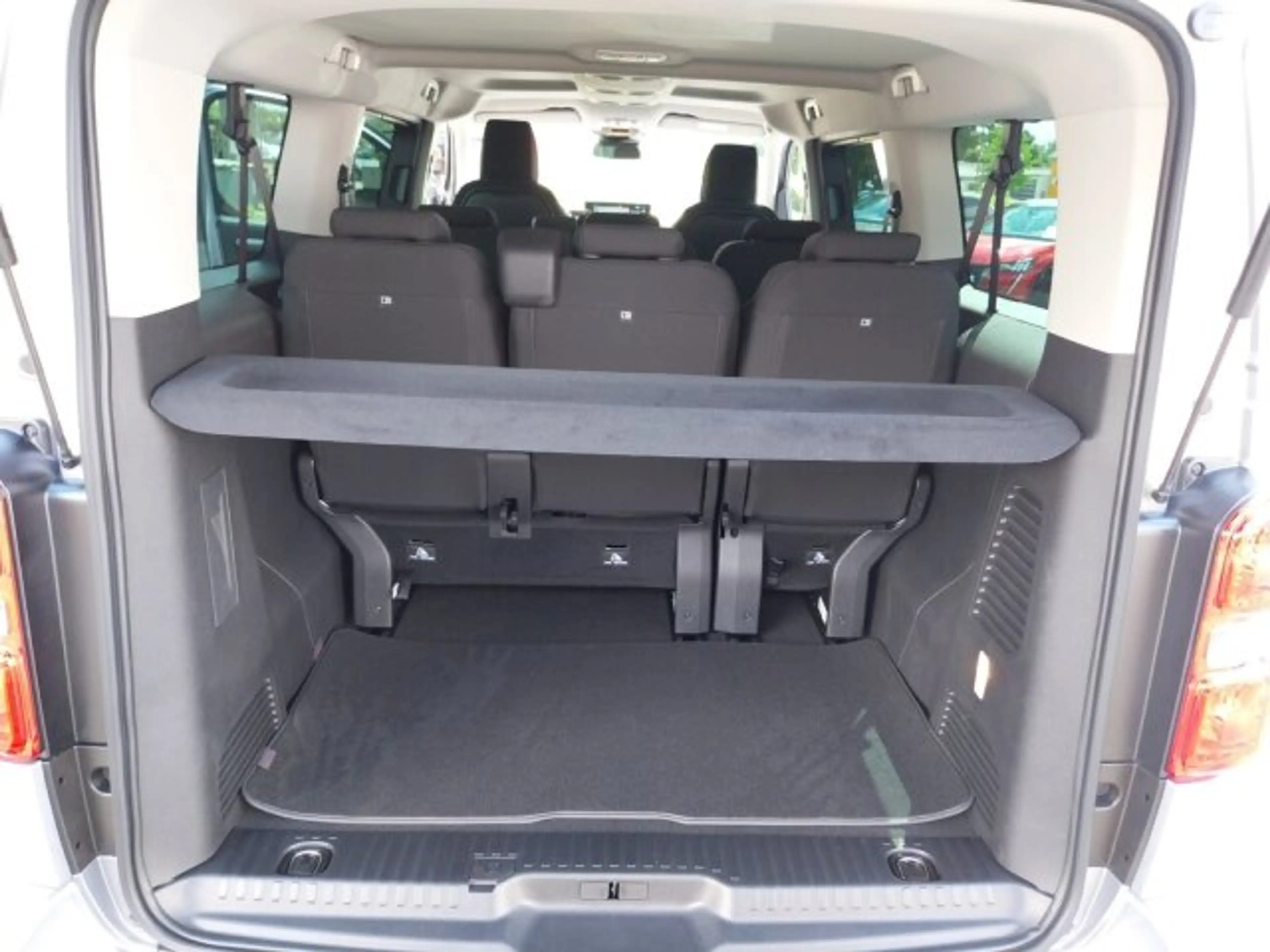 Citroen Spacetourer Spacetourer PLUS XL 180 +180°Kamera+Navi+SHZ+ — photo 16