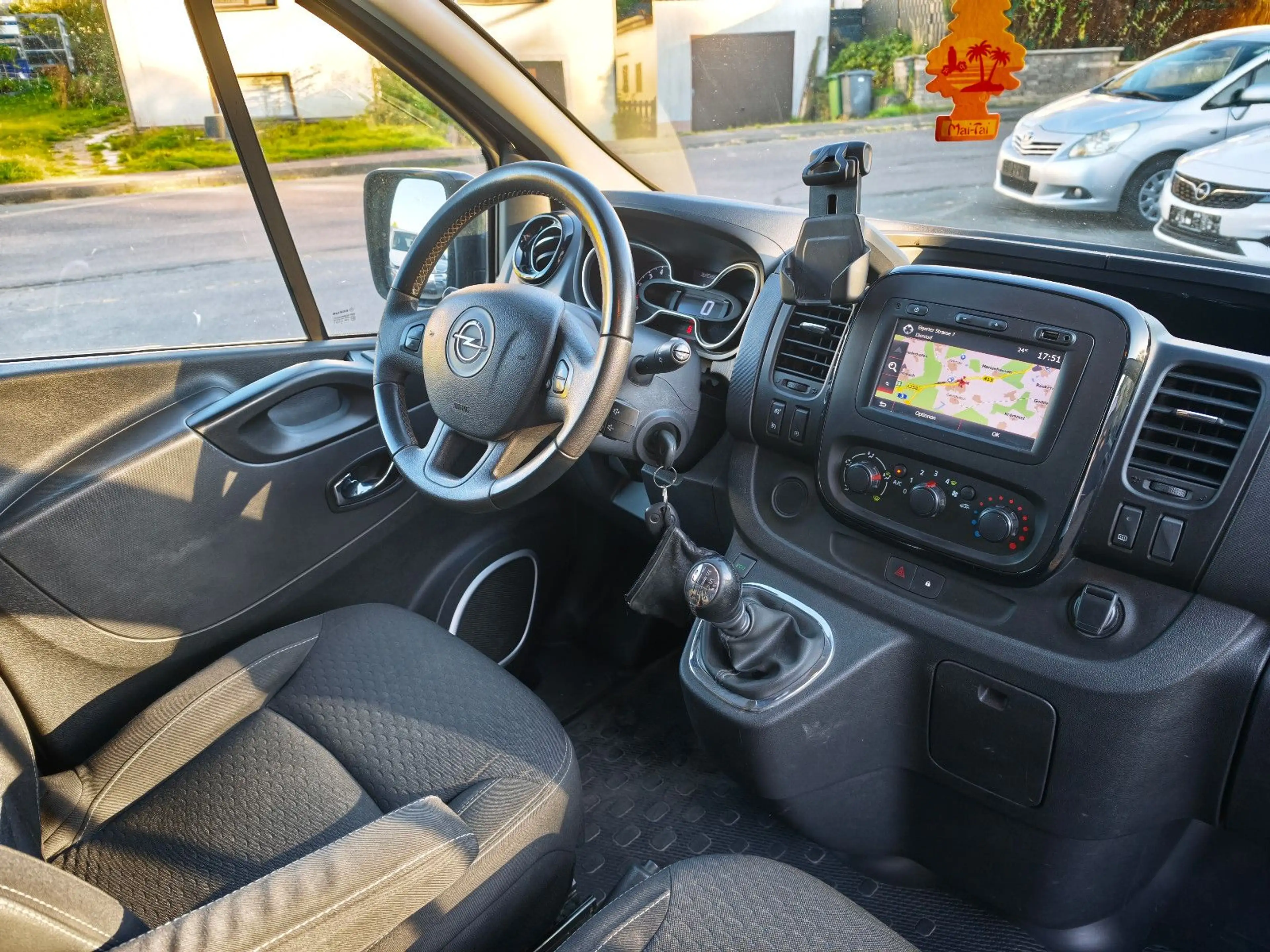 Opel Vivaro Kasten L1H1 2,7t NAVI KAMERA ALU AHK — photo 13
