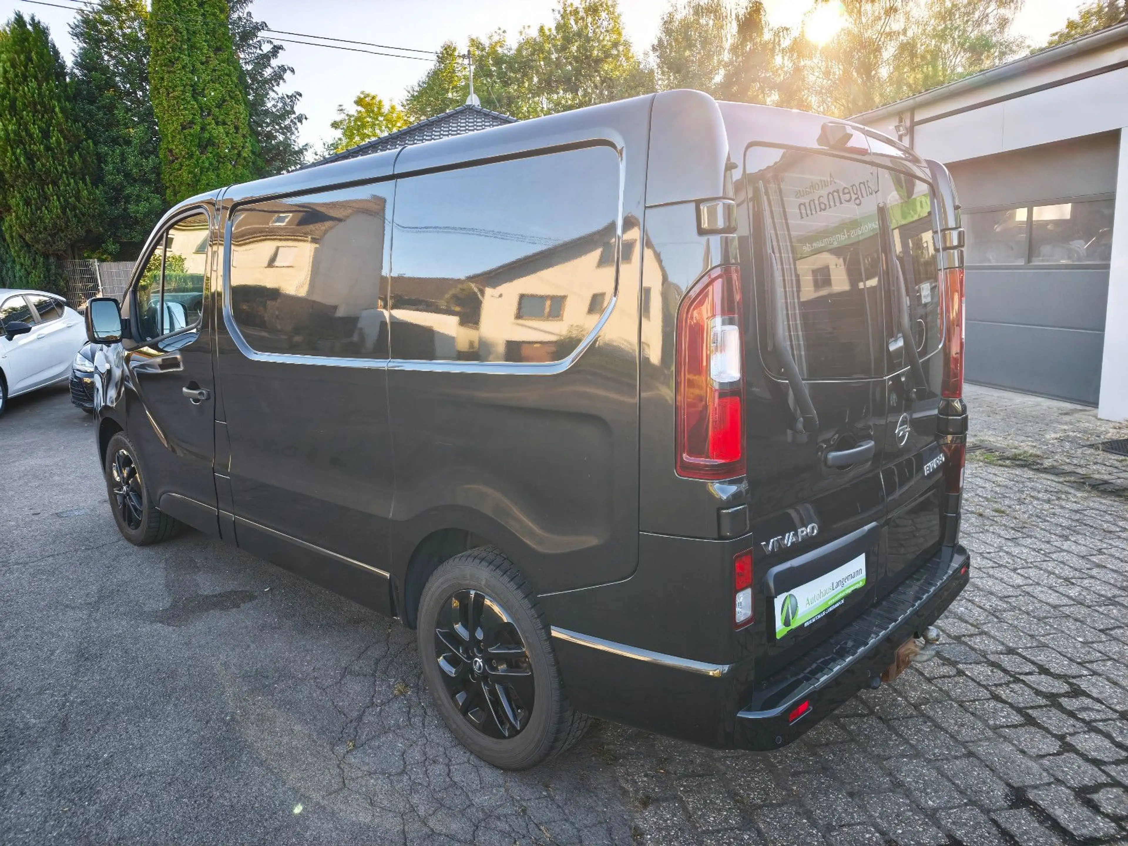 Opel Vivaro Kasten L1H1 2,7t NAVI KAMERA ALU AHK — photo 4