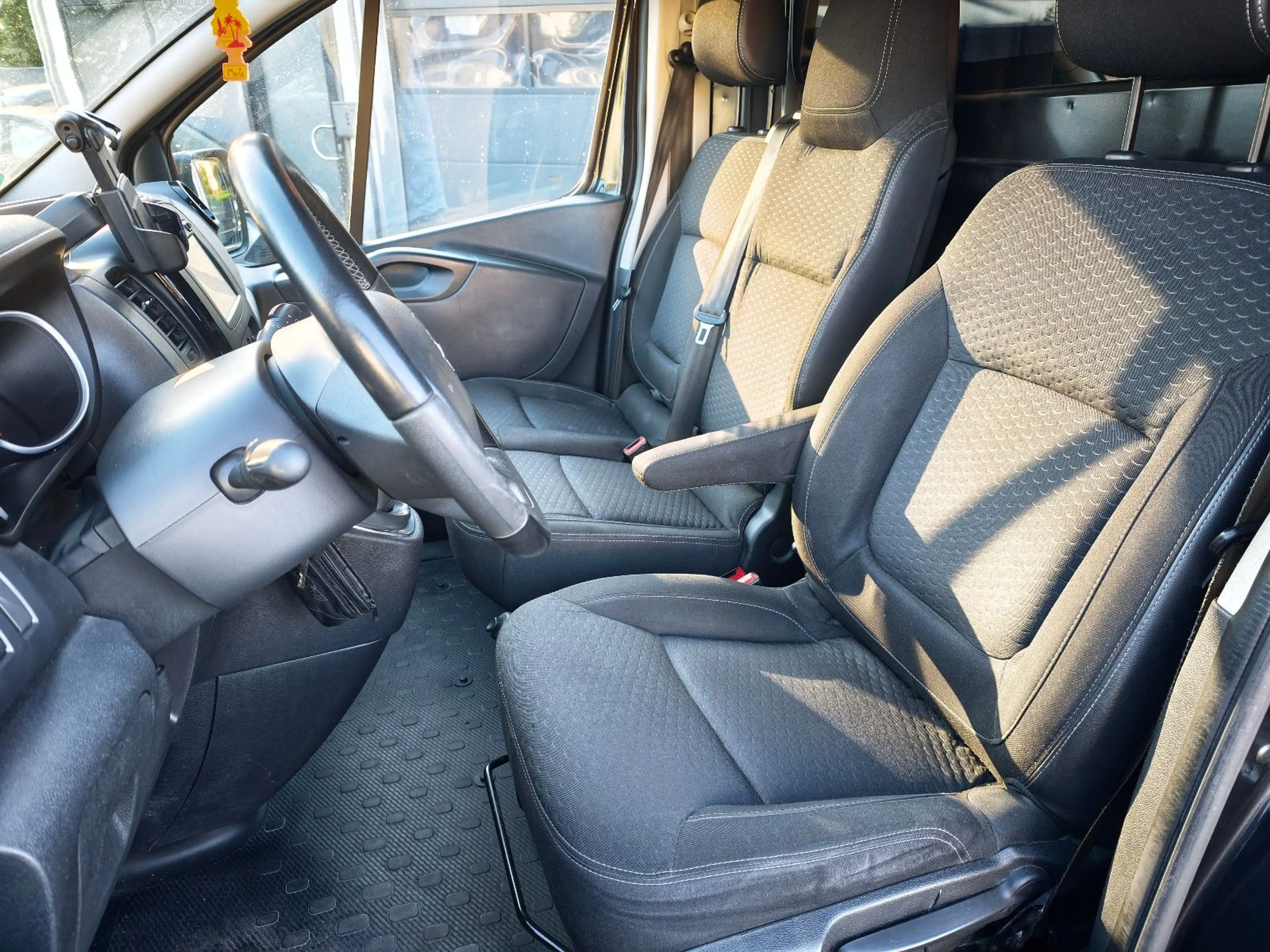 Opel Vivaro Kasten L1H1 2,7t NAVI KAMERA ALU AHK — photo 10