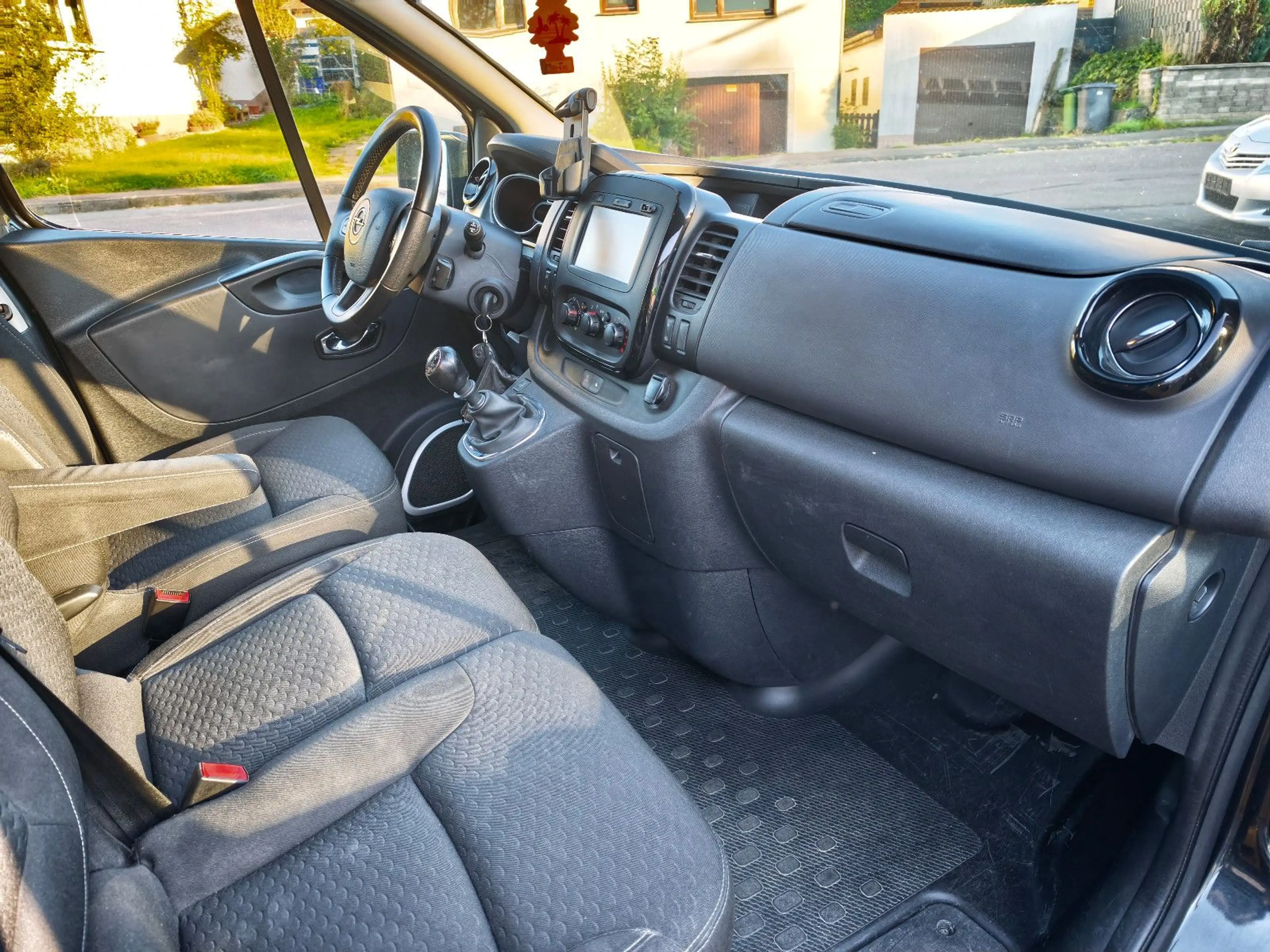 Opel Vivaro Kasten L1H1 2,7t NAVI KAMERA ALU AHK — photo 12