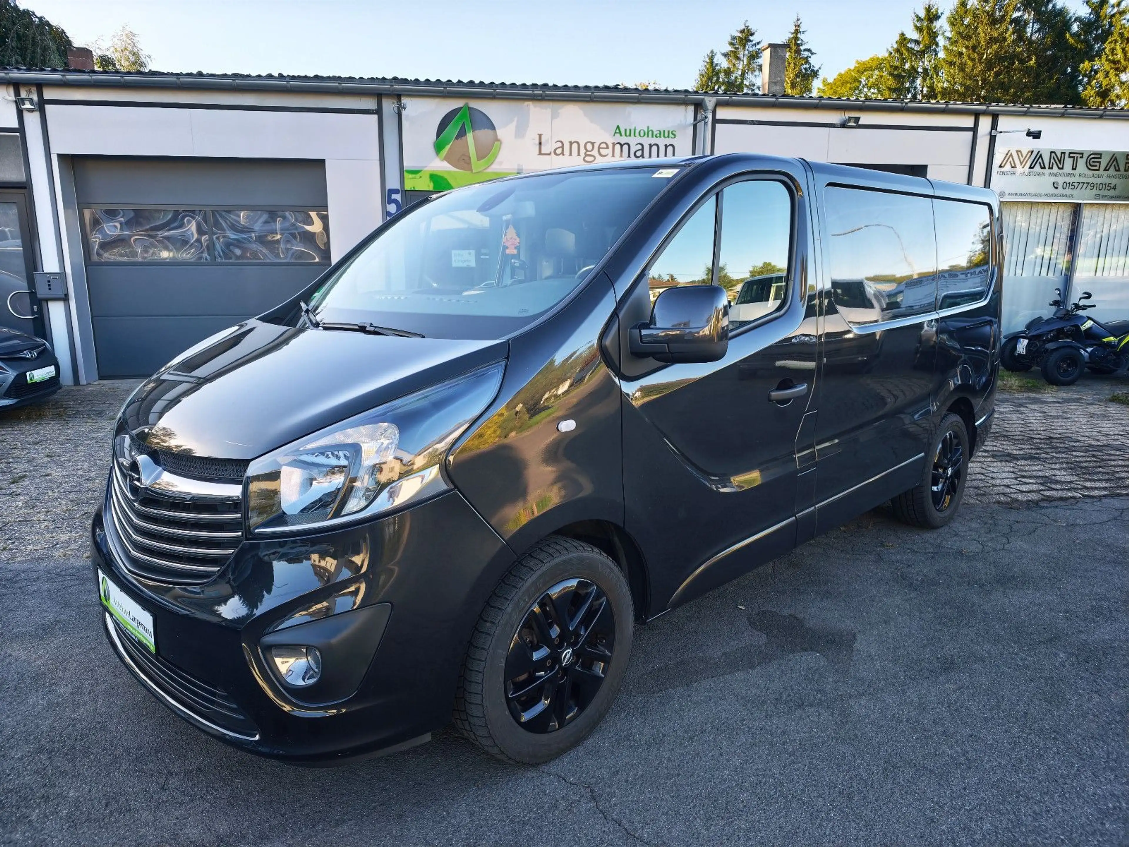 Opel Vivaro Kasten L1H1 2,7t NAVI KAMERA ALU AHK
