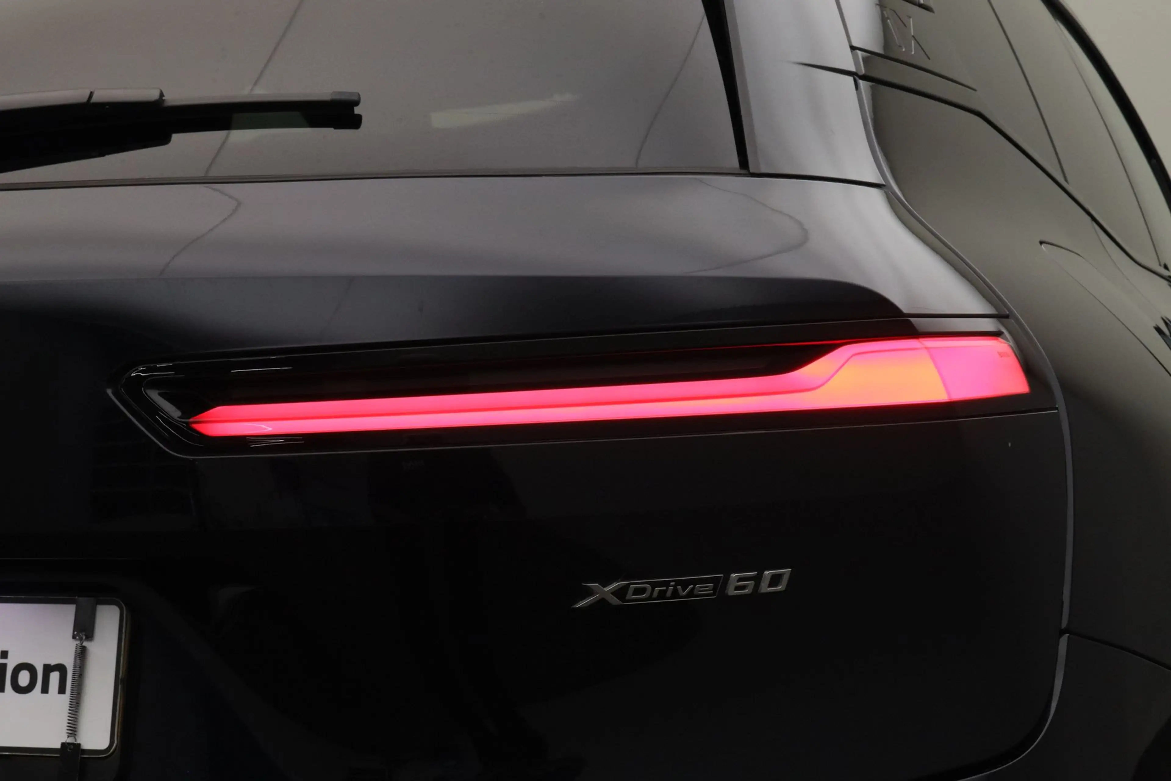 BMW iX xDrive60 112 kWh | M Sportpakket Pro | Achterasbes — photo 10