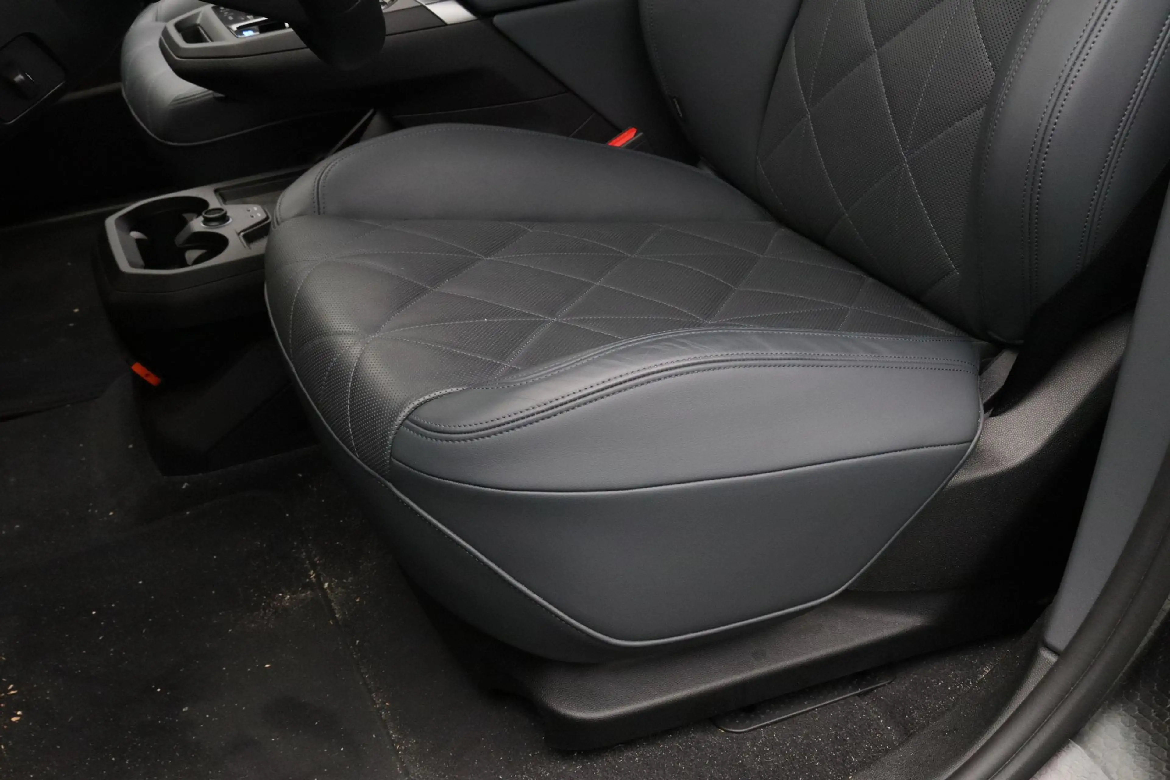 BMW iX xDrive60 112 kWh | M Sportpakket Pro | Achterasbes — photo 4
