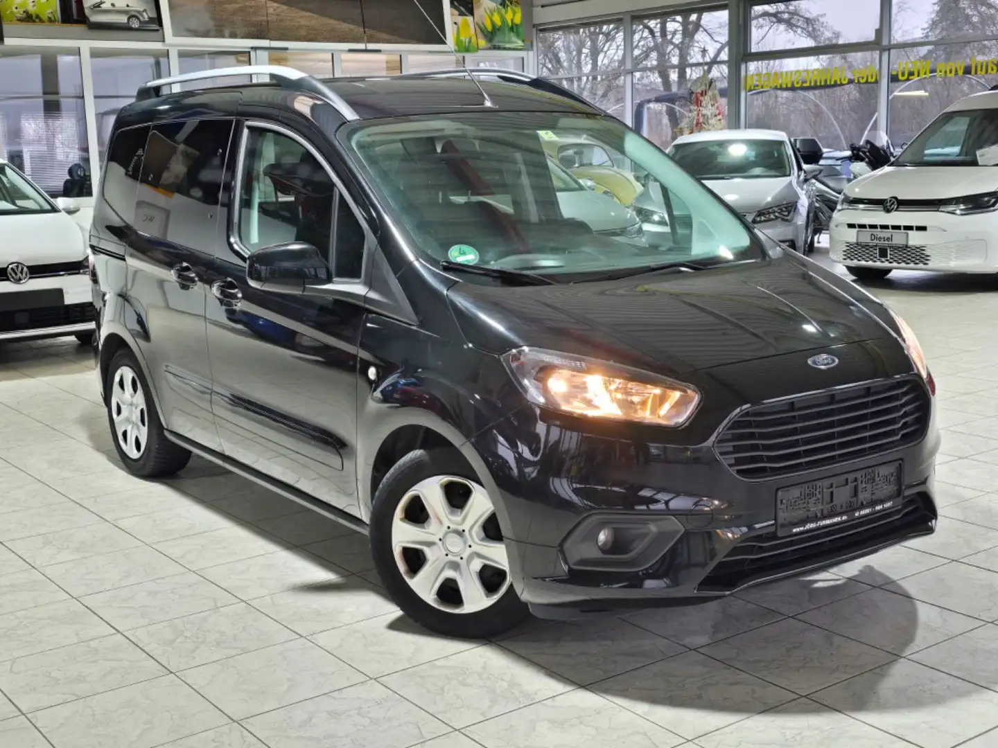 Ford Tourneo Courier 1.5 EcoBlue Trend AHK SHZ TEMPO Noir - 2