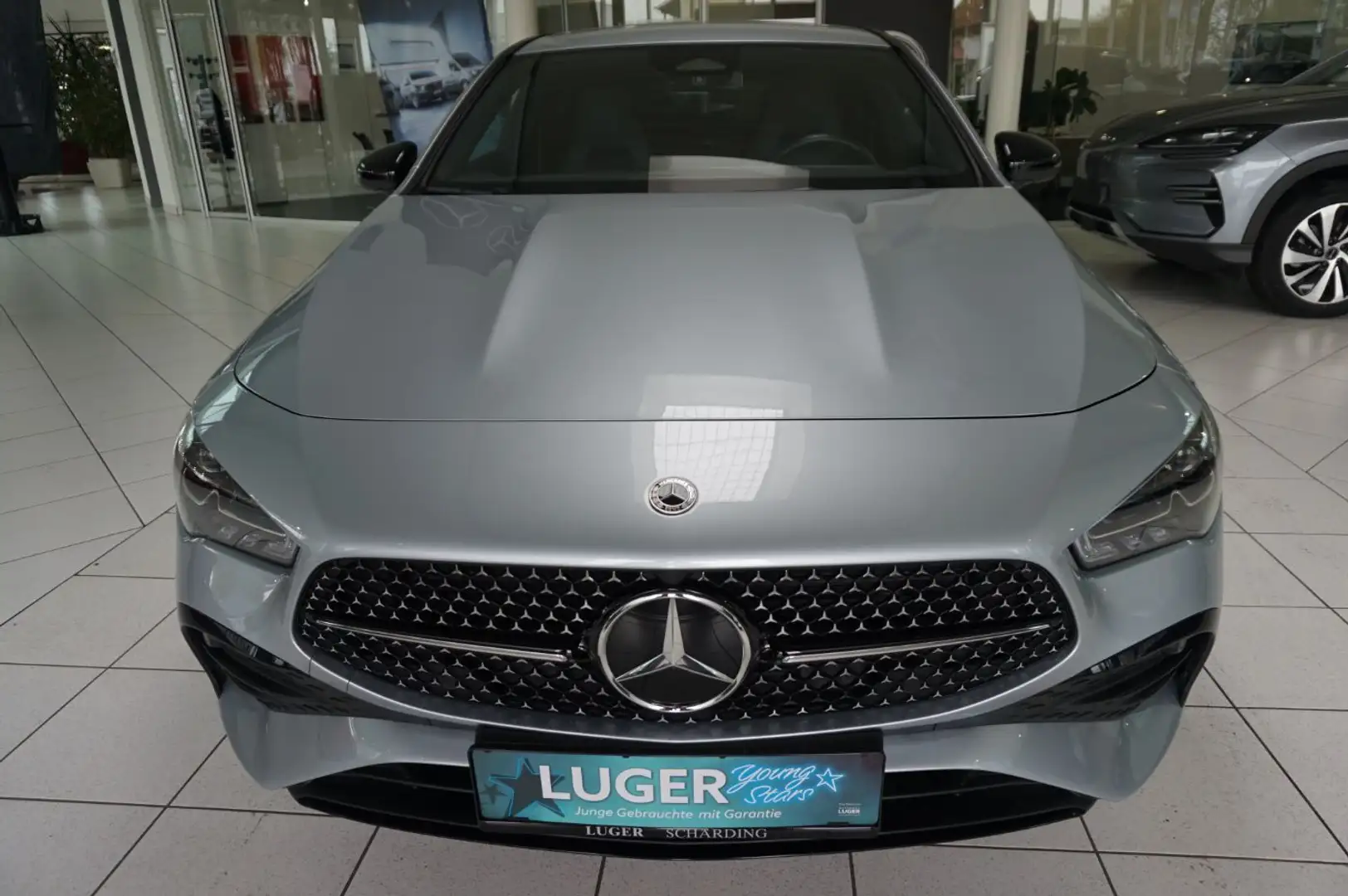Mercedes-Benz CLA 200 d Shooting Brake AMG Line, MULTIBEAM LED Silber - 2