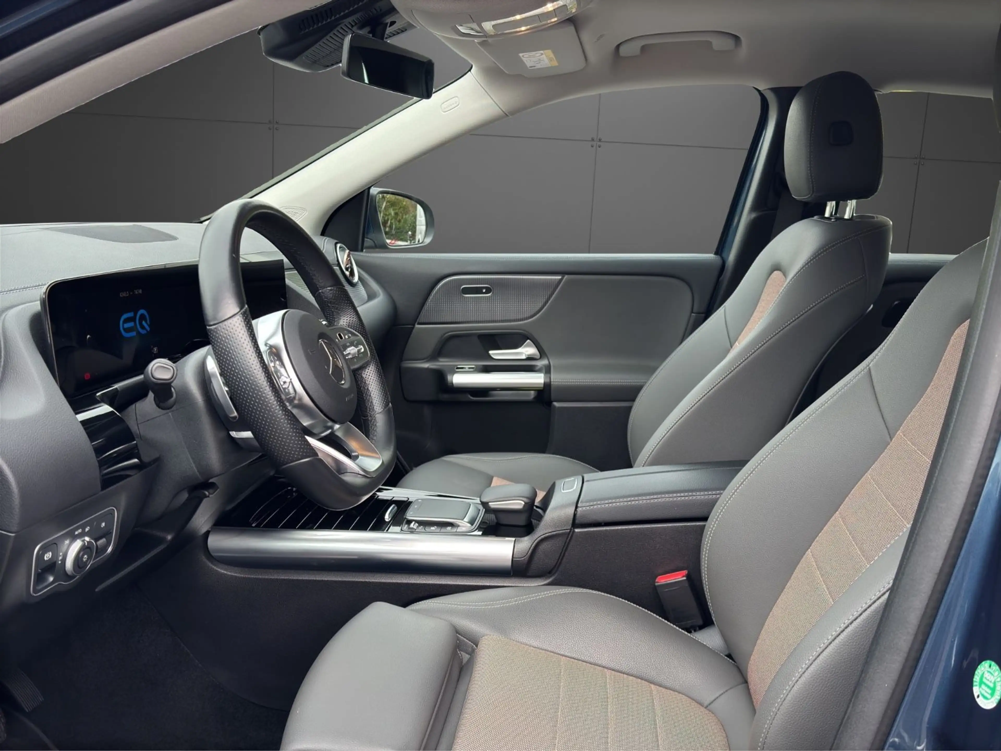 Mercedes-Benz EQA 250 Electric Art 360° ACC Keyless Ambi-light — photo 13