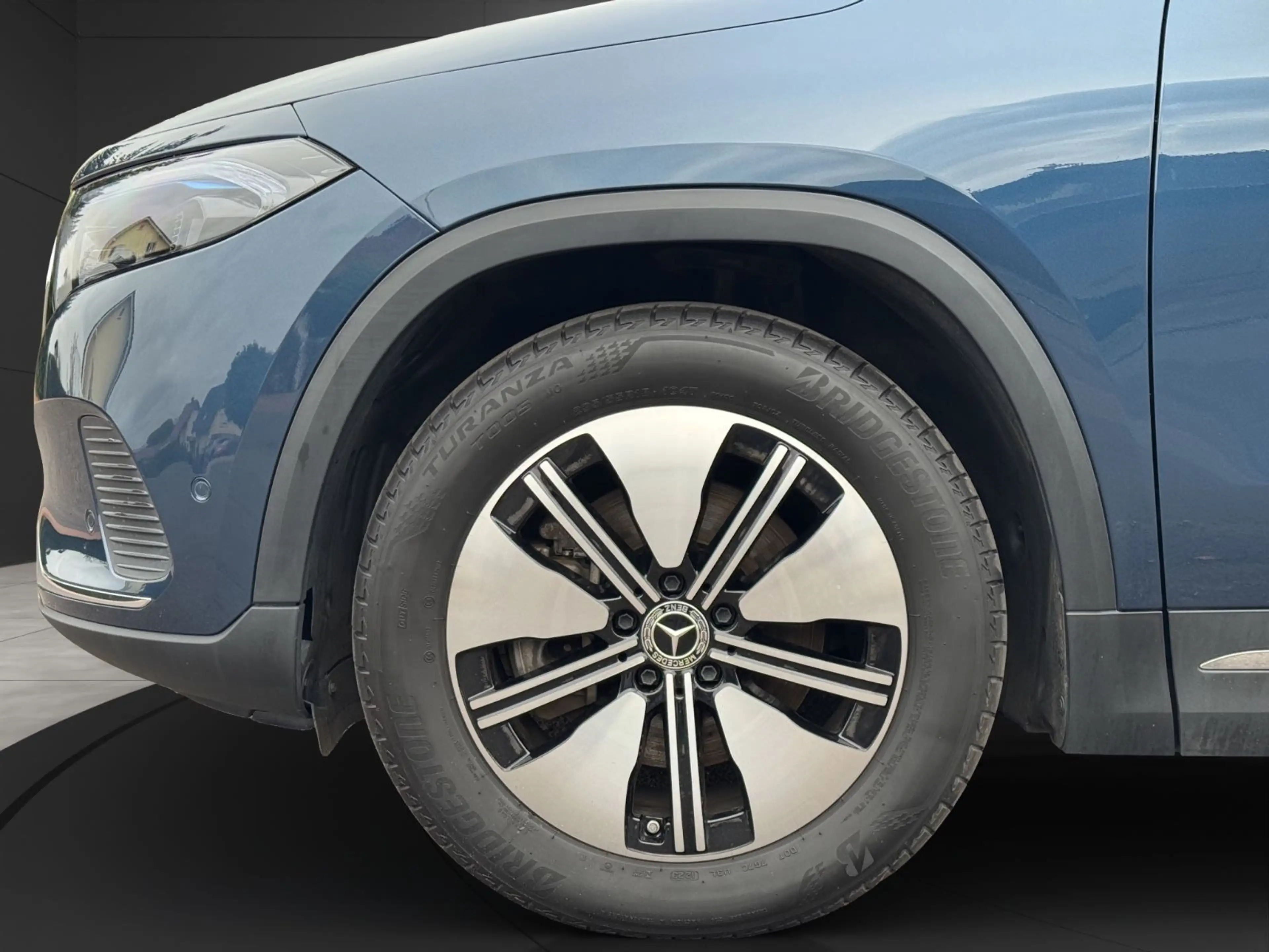 Mercedes-Benz EQA 250 Electric Art 360° ACC Keyless Ambi-light — photo 19