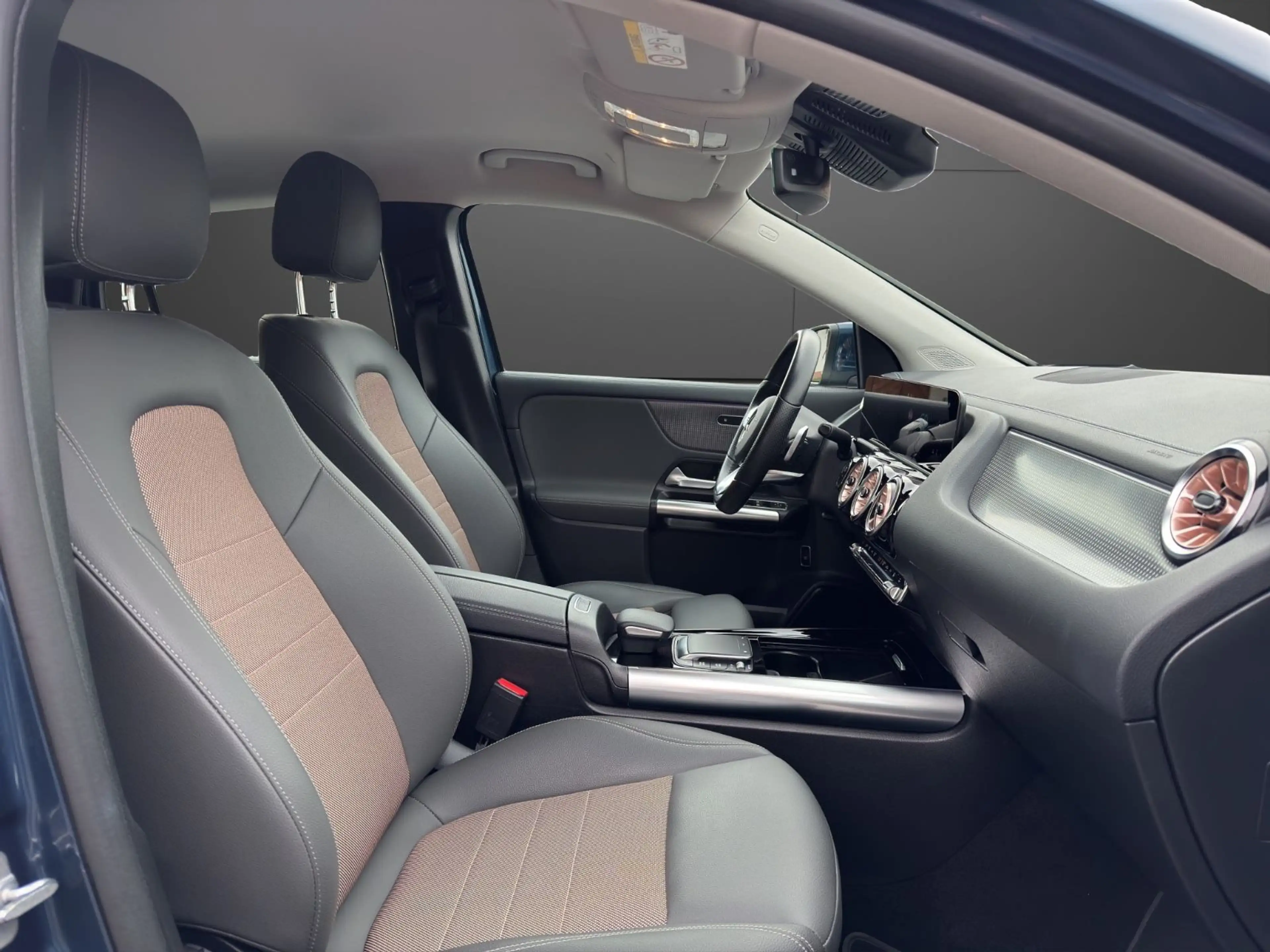 Mercedes-Benz EQA 250 Electric Art 360° ACC Keyless Ambi-light — photo 18