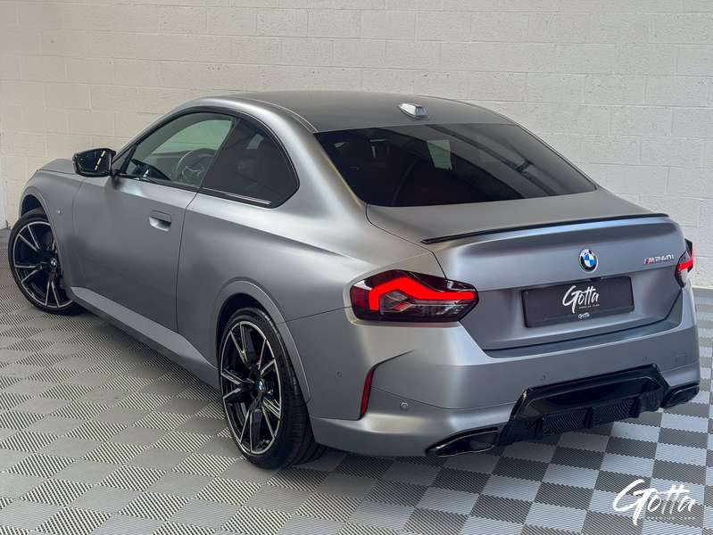 Photo du véhicule BMW 240