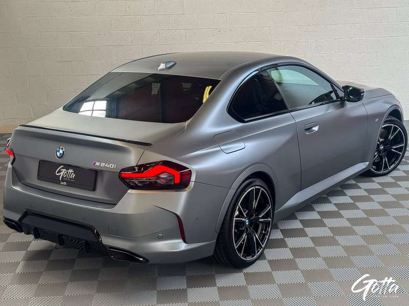 Photo du véhicule BMW 240