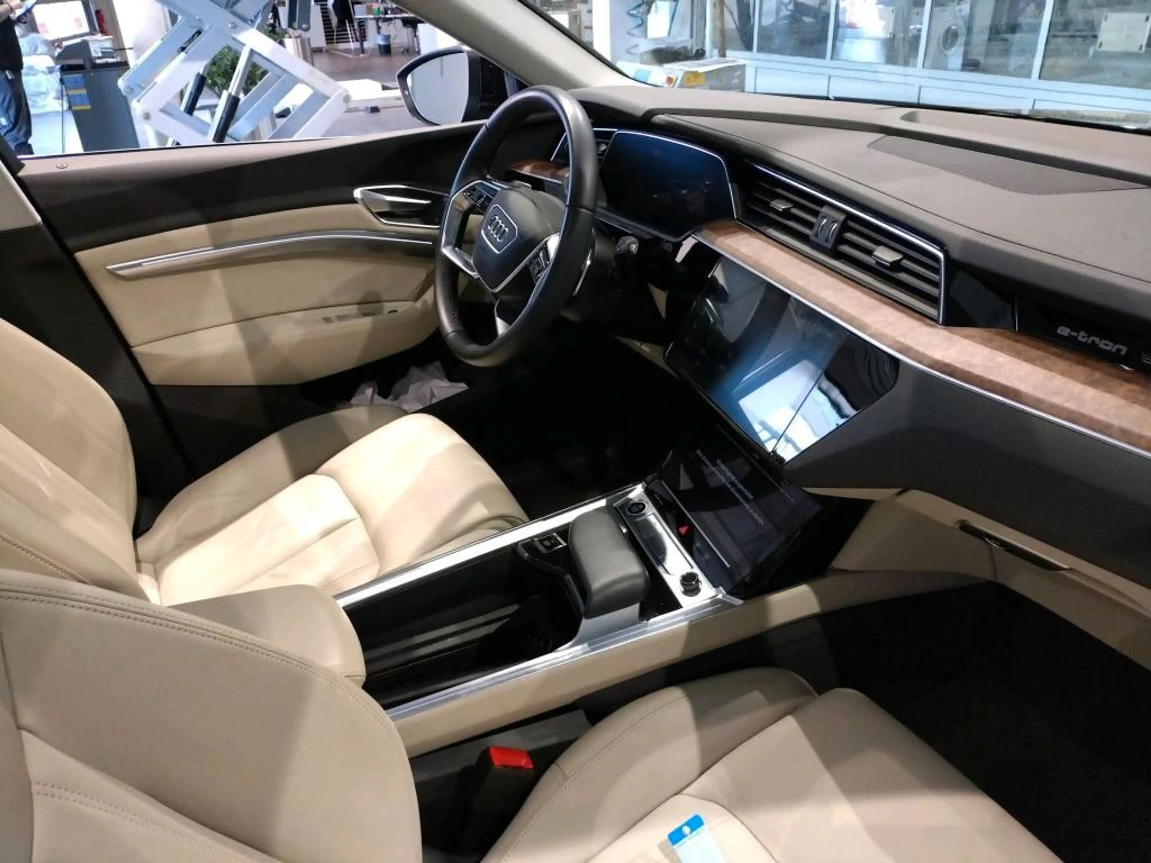 Audi e-tron 55 quattro advanced Pano*360°*Head Up*AIR — photo 10