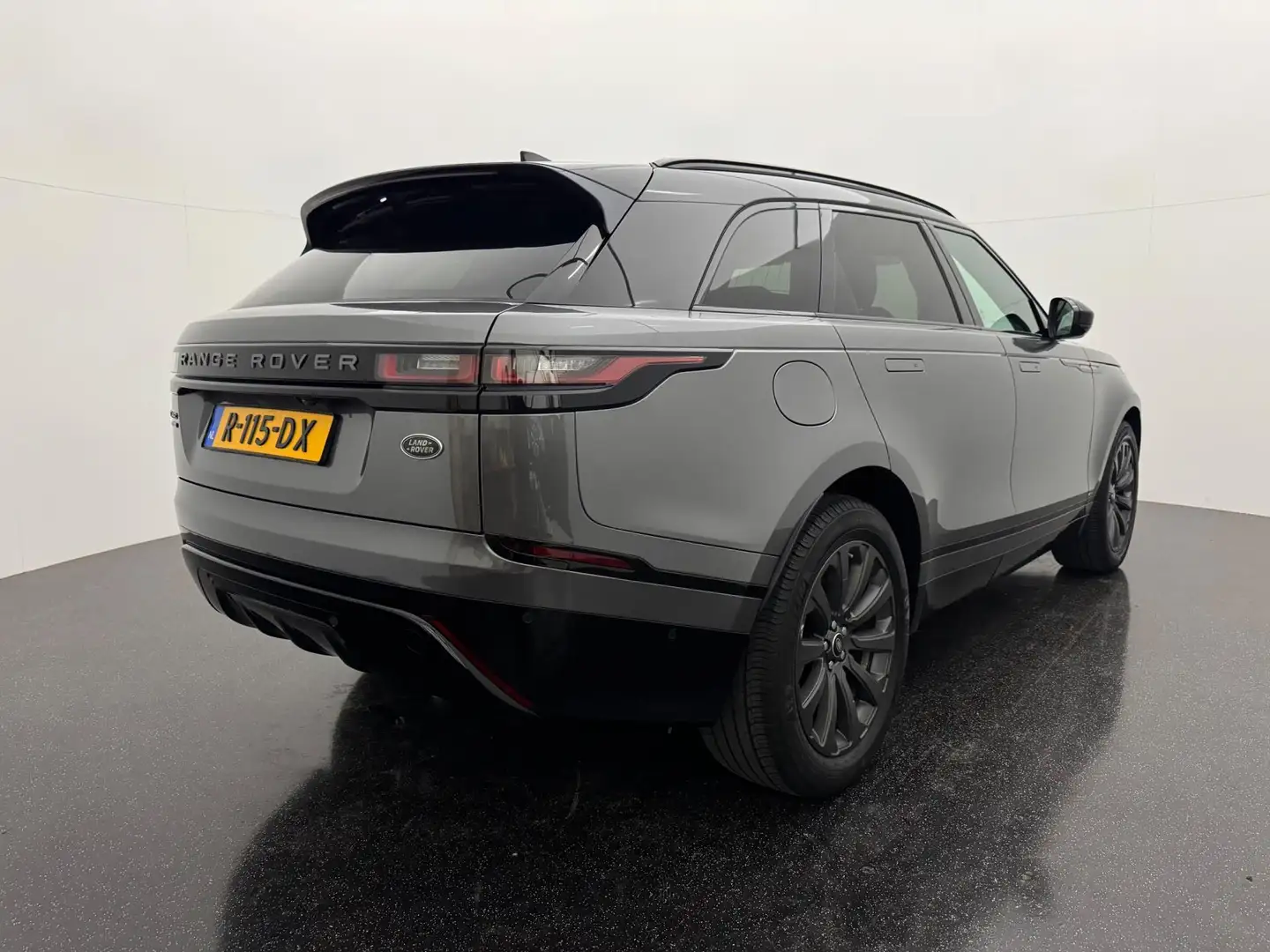 Land Rover Range Rover Velar 2.0 I4 AWD AUT R-Dynamic HSE / Pano Grau - 2