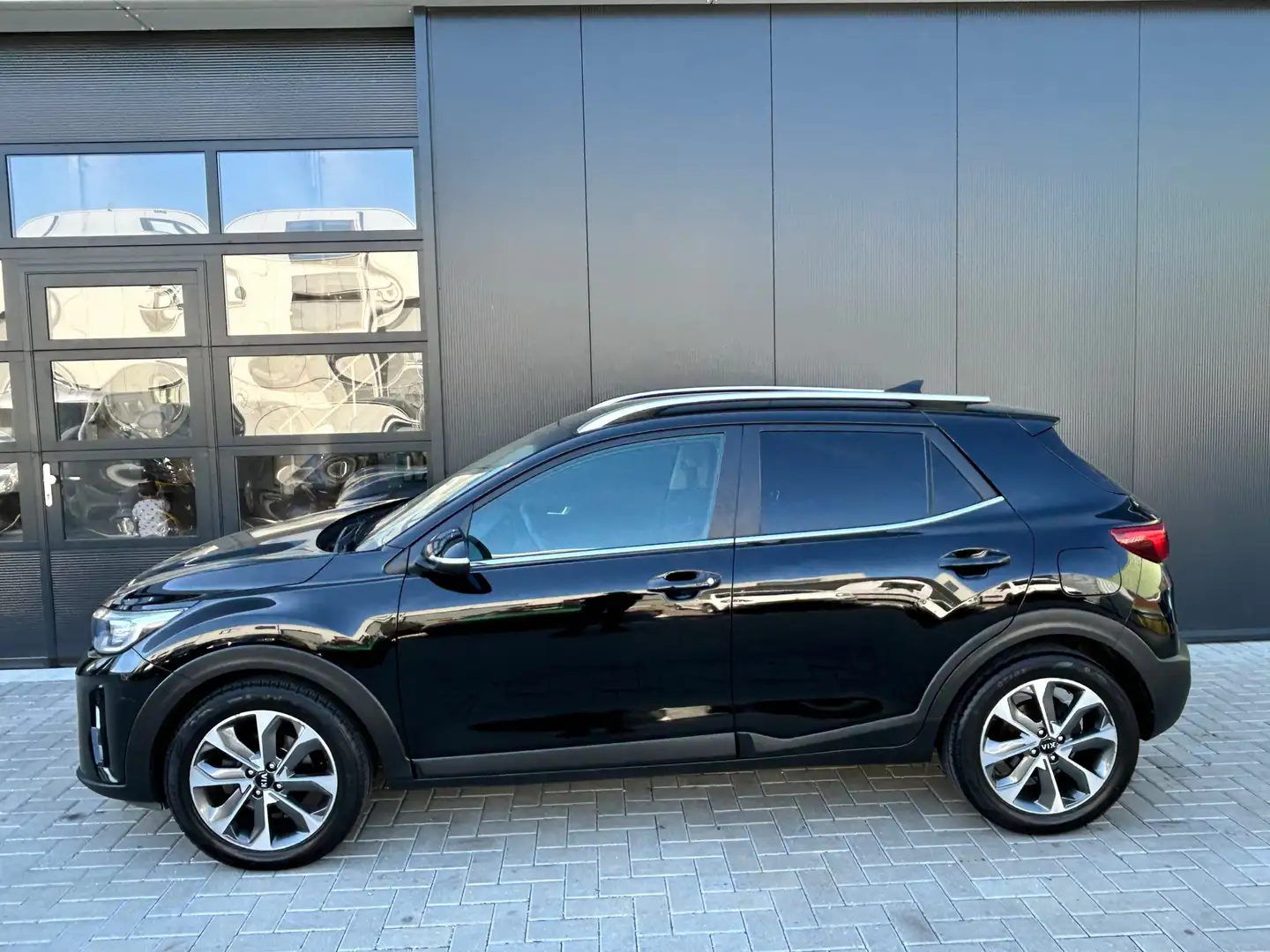 Kia Stonic 1.0 T-GDi ExecutiveLine Automaat Noir - 2